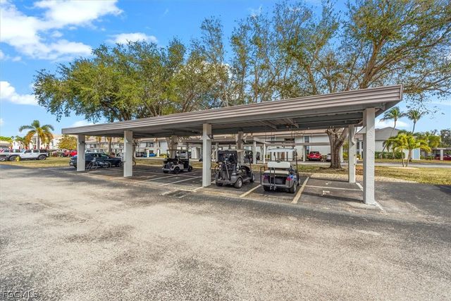 5825 Trailwinds DR 414, Fort Myers, FL 33907