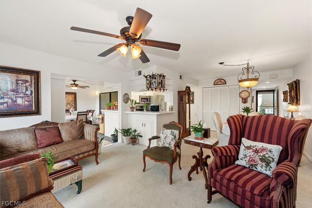 5825 Trailwinds DR 414, Fort Myers, FL 33907