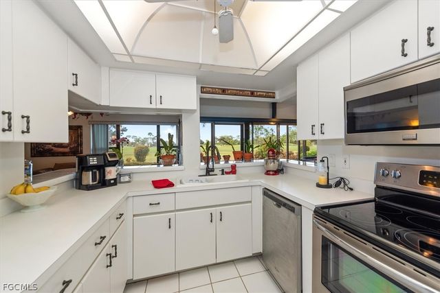 5825 Trailwinds DR 414, Fort Myers, FL 33907