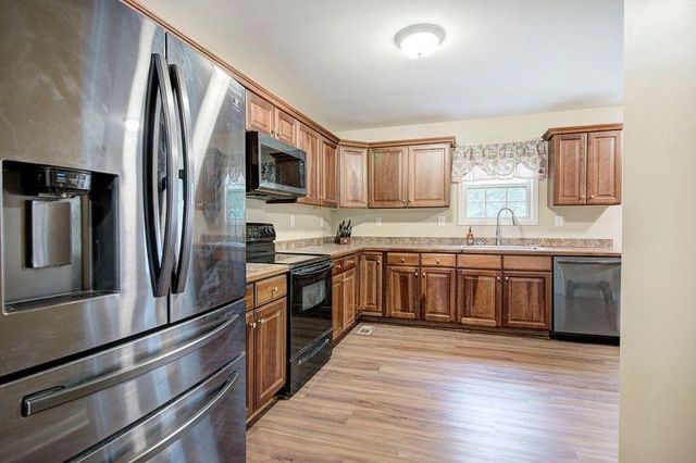 305 Birchwood Farms Lane, Dallas, GA 30132