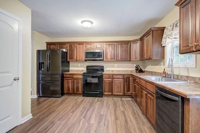 305 Birchwood Farms Lane, Dallas, GA 30132