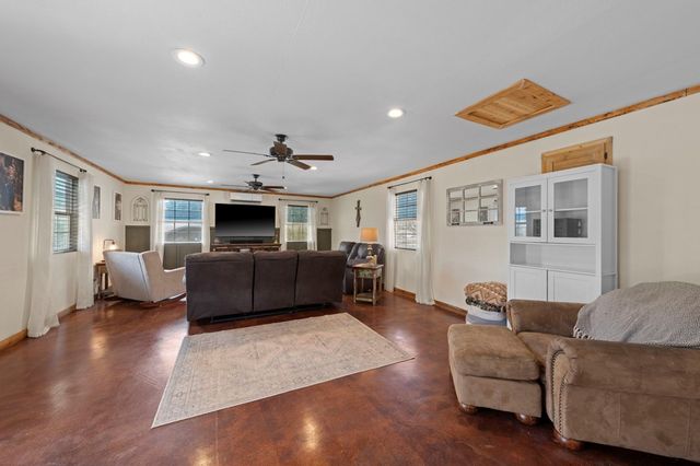 220 S Timber Oak Rd, Kerrville, TX 78028