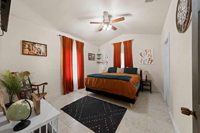 220 S Timber Oak Rd, Kerrville, TX 78028