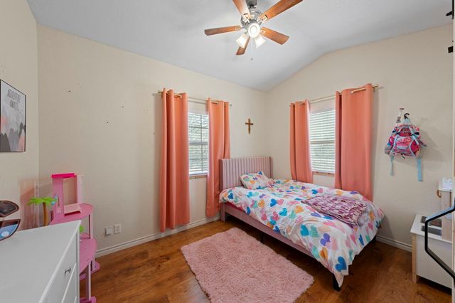 220 S Timber Oak Rd, Kerrville, TX 78028