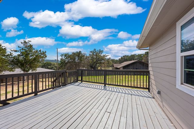220 S Timber Oak Rd, Kerrville, TX 78028