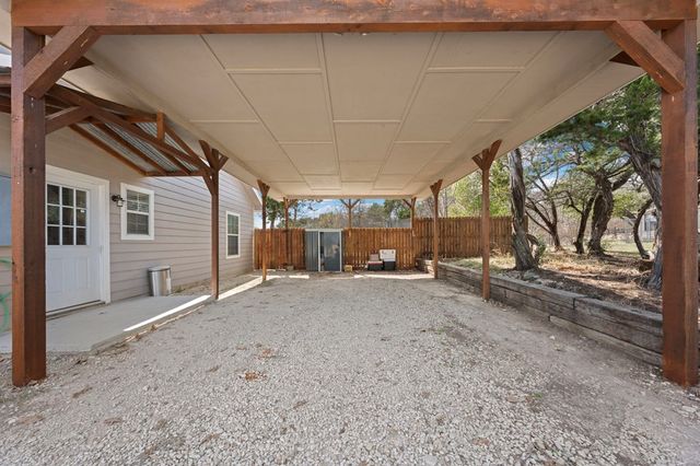 220 S Timber Oak Rd, Kerrville, TX 78028
