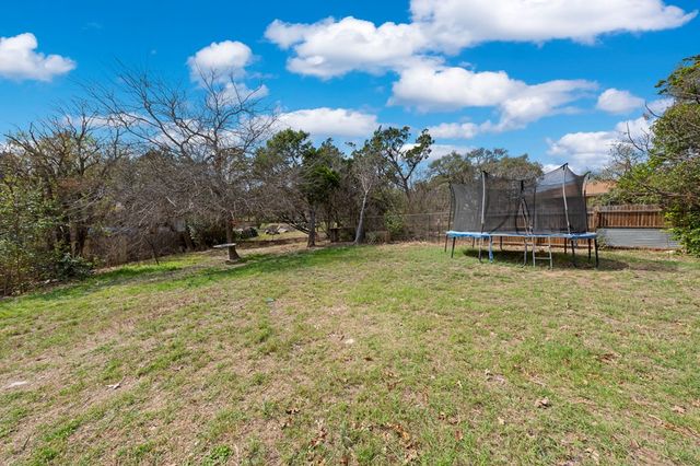 220 S Timber Oak Rd, Kerrville, TX 78028