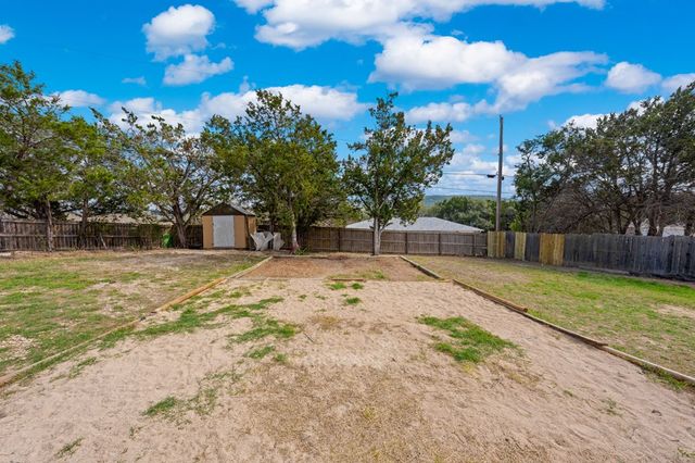 220 S Timber Oak Rd, Kerrville, TX 78028