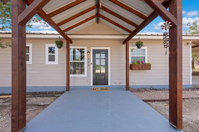 220 S Timber Oak Rd, Kerrville, TX 78028