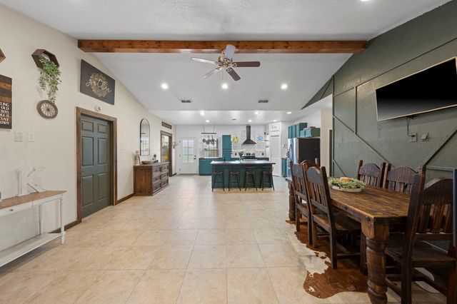 220 S Timber Oak Rd, Kerrville, TX 78028