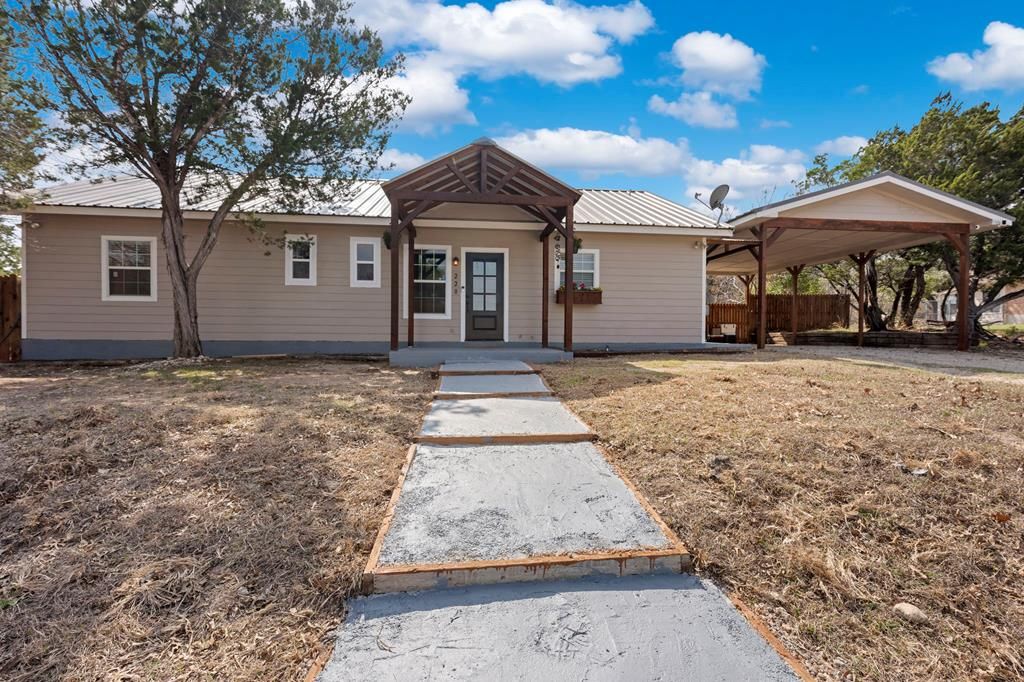 220 S Timber Oak Rd, Kerrville, TX 78028