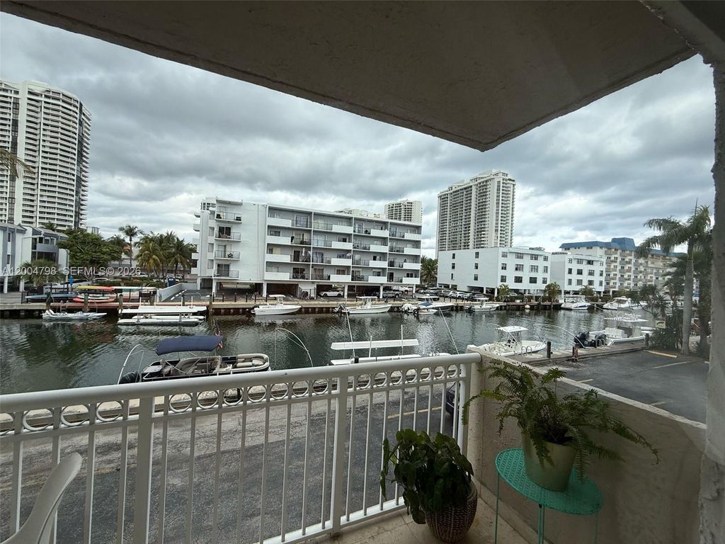 3601 NE 170th St 207, North Miami Beach, FL 33160