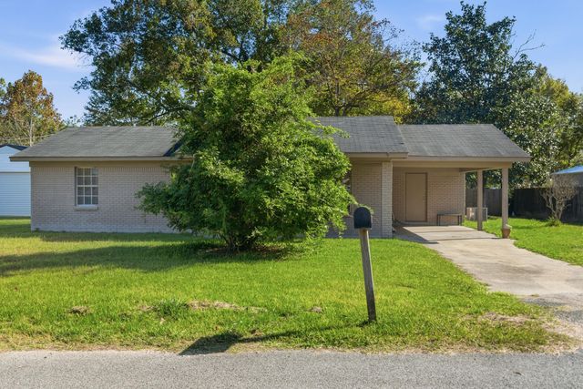 8304 Austeria St., Moss Point, MS 39562