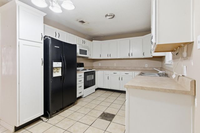 8304 Austeria St., Moss Point, MS 39562