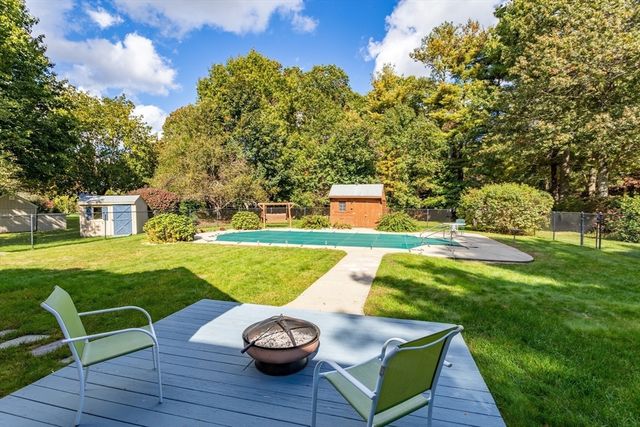 20 Country Farm Rd, East Bridgewater, MA 02333