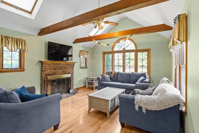 20 Country Farm Rd, East Bridgewater, MA 02333