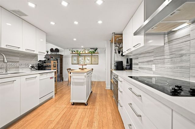 10205 Collins Ave 206, Bal Harbour, FL 33154