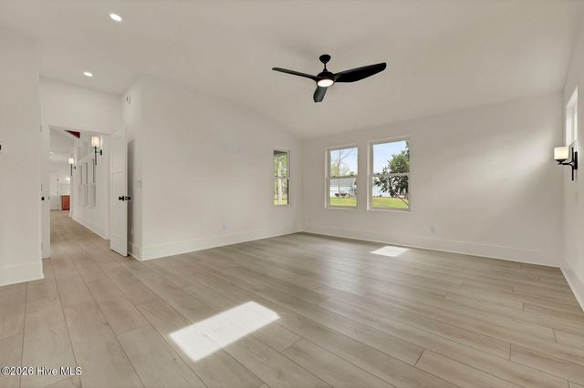 38 Reston Bluff, Hampstead, NC 28443