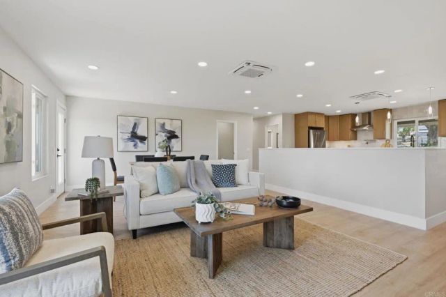 2058 Hawley Drive, Vista, CA 92084