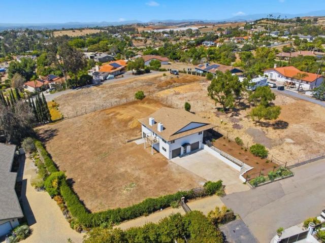 2058 Hawley Drive, Vista, CA 92084