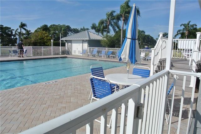 950 WATERSIDE LANE, Bradenton, FL 34209