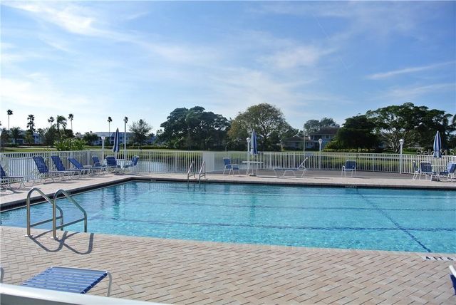 950 WATERSIDE LANE, Bradenton, FL 34209