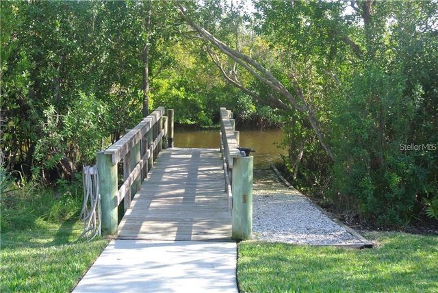 950 WATERSIDE LANE, Bradenton, FL 34209
