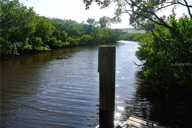 950 WATERSIDE LANE, Bradenton, FL 34209