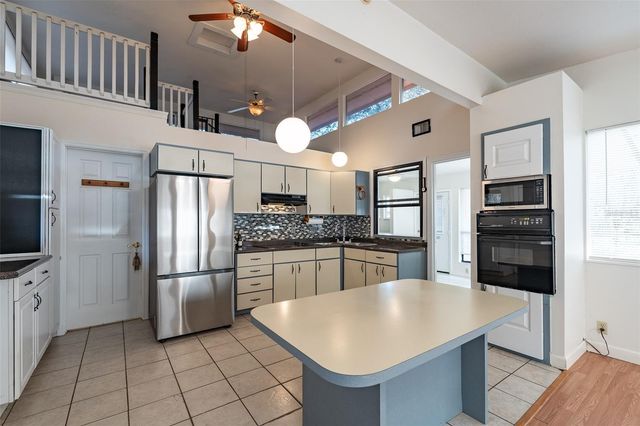 621 NE 165TH TERRACE, Silver Springs, FL 34488