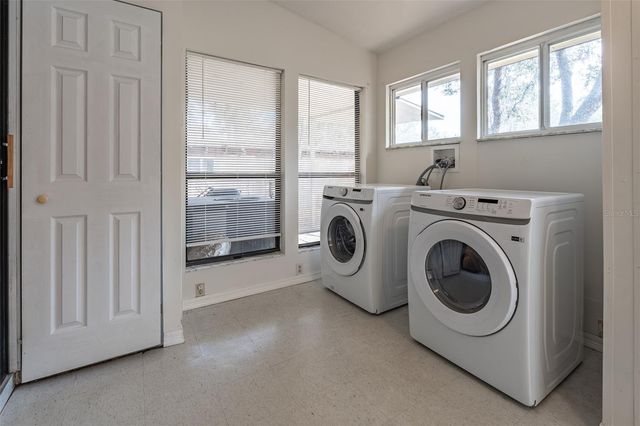 621 NE 165TH TERRACE, Silver Springs, FL 34488