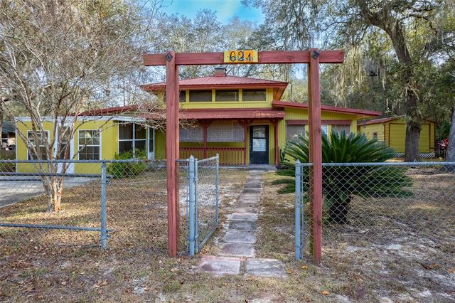 621 NE 165TH TERRACE, Silver Springs, FL 34488