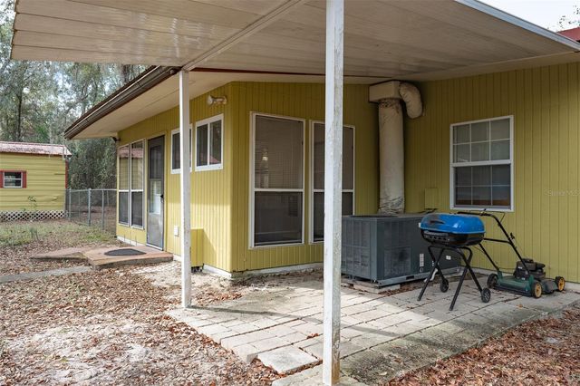 621 NE 165TH TERRACE, Silver Springs, FL 34488