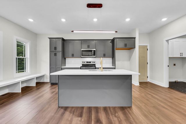 5580 Chambers Rd, Cumberland Furnace, TN 37051