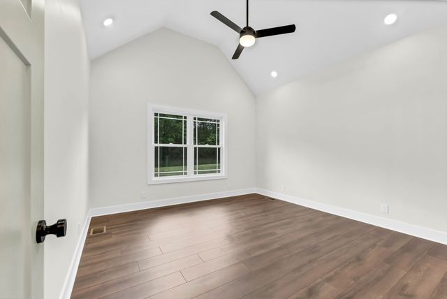 5580 Chambers Rd, Cumberland Furnace, TN 37051