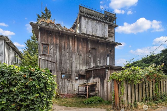 652 NW 85th Street, Seattle, WA 98117