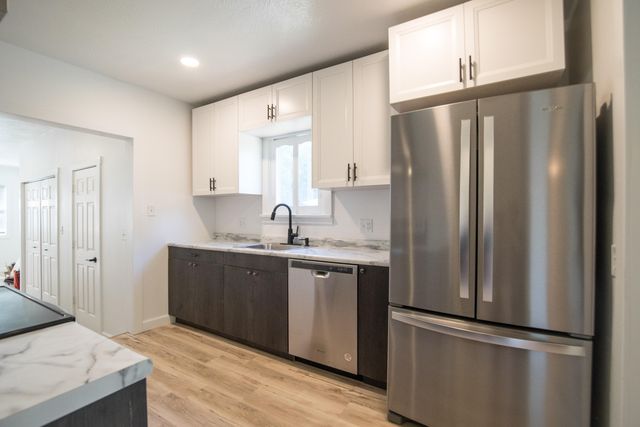 1529 S Fremont Avenue, Springfield, MO 65804