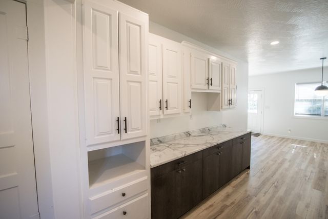 1529 S Fremont Avenue, Springfield, MO 65804