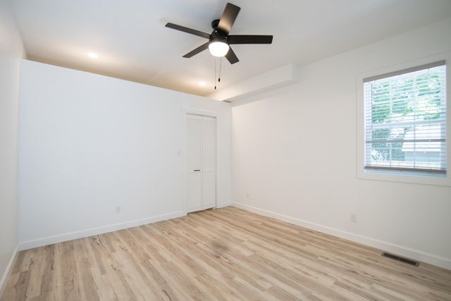 1529 S Fremont Avenue, Springfield, MO 65804