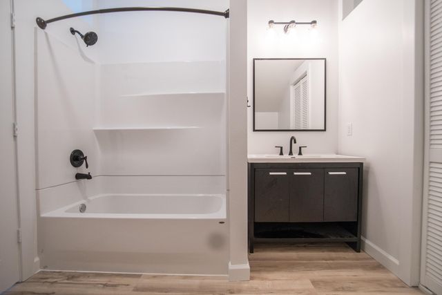 1529 S Fremont Avenue, Springfield, MO 65804