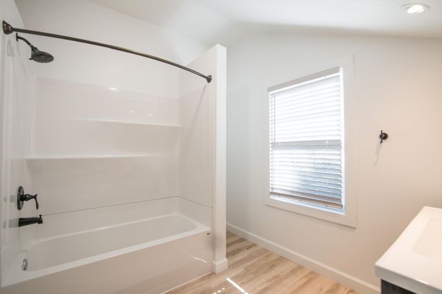 1529 S Fremont Avenue, Springfield, MO 65804