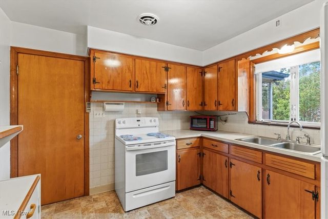 2480 19th Street, Cuyahoga Falls, OH 44223