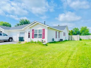 527 Heritage Drive, Oswego, IL 60543