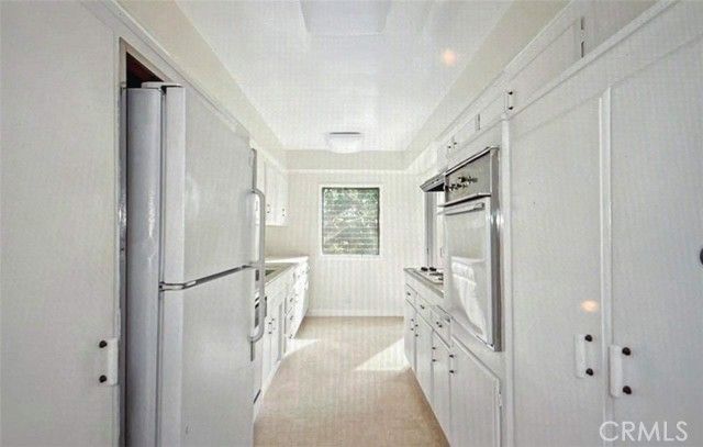 289 S Barrington Avenue A311, Los Angeles, CA 90049