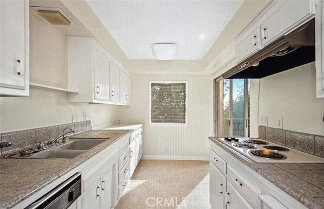 289 S Barrington Avenue A311, Los Angeles, CA 90049