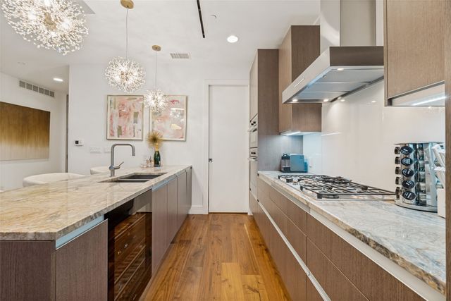 3130 N Harwood Street 702, Dallas, TX 75201