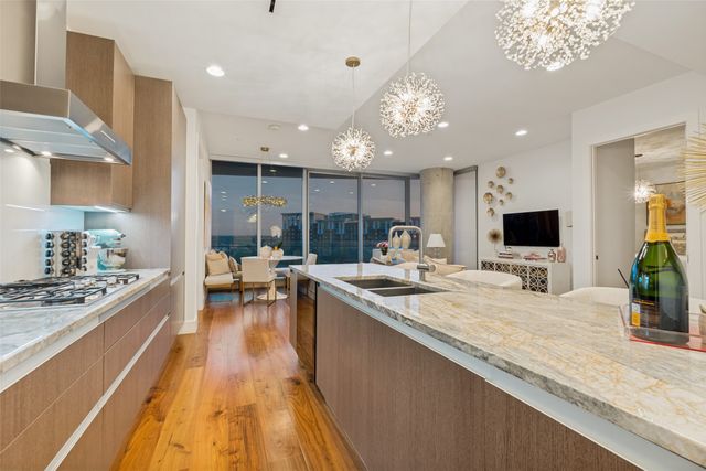 3130 N Harwood Street 702, Dallas, TX 75201