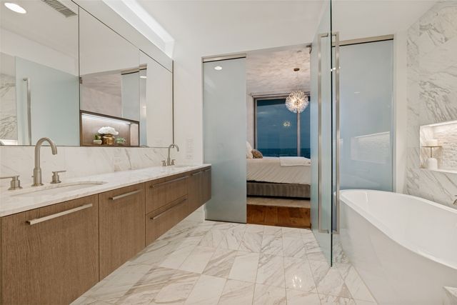 3130 N Harwood Street 702, Dallas, TX 75201
