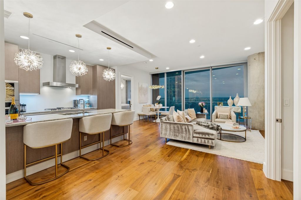 3130 N Harwood Street 702, Dallas, TX 75201