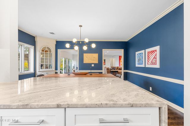 4615 Brookside Road, Ottawa Hills, OH 43615