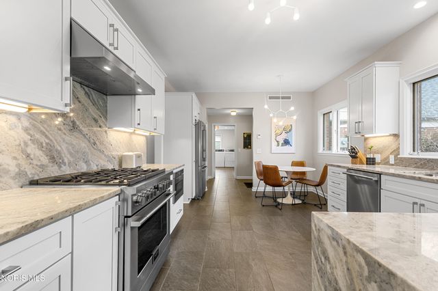4615 Brookside Road, Ottawa Hills, OH 43615
